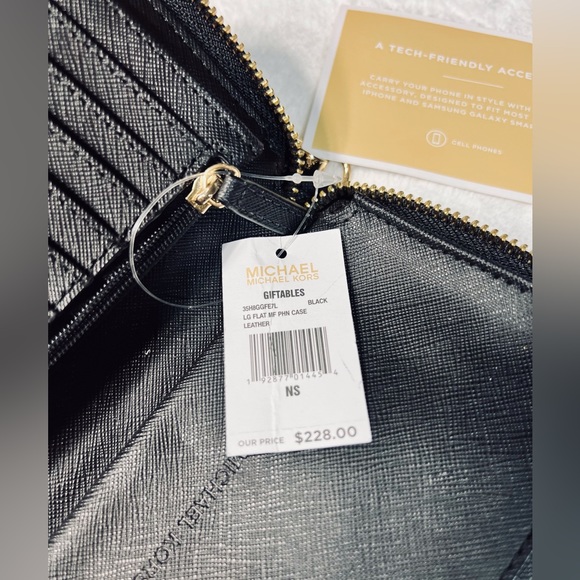 Michael Kors Leather Wallet Wristlet - Picture 7 of 9